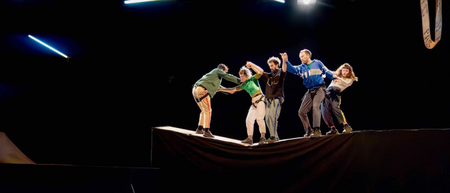 <p><strong>FRASQUES</strong></p>