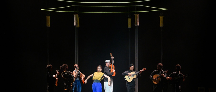 <p><strong>BATE FADO</strong></p>