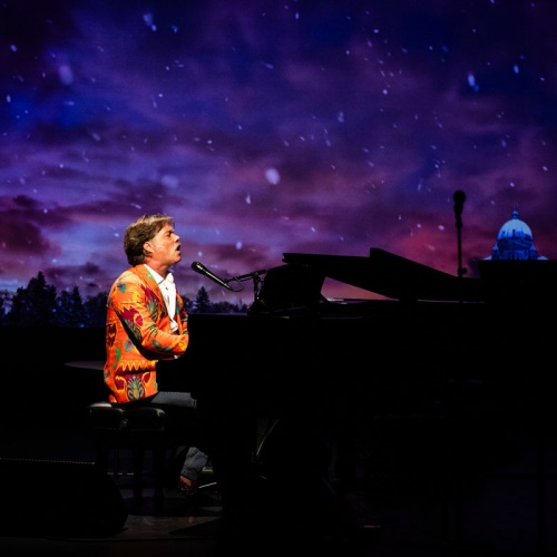 <p><strong>RUFUS WAINWRIGHT</strong></p>