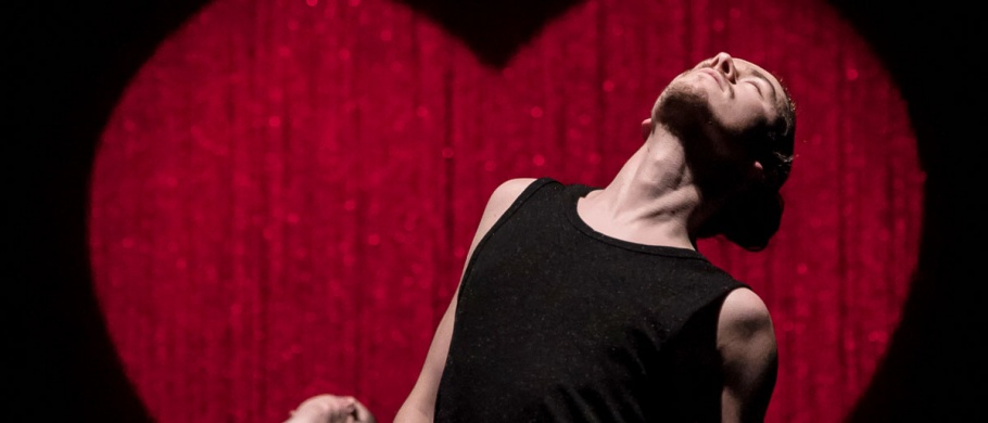 <p><strong>D’AMOUR</strong></p>