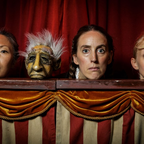 <p><strong>LA MORT GRANDIOSE DES MARIONNETTES</strong></p>