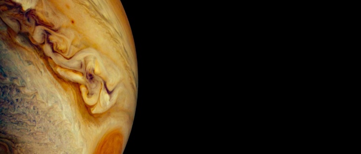 <p><strong>LES PLANÈTES</strong></p>